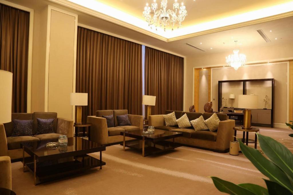 Ming Du Lakeside Hotel Nanning Exteriör bild