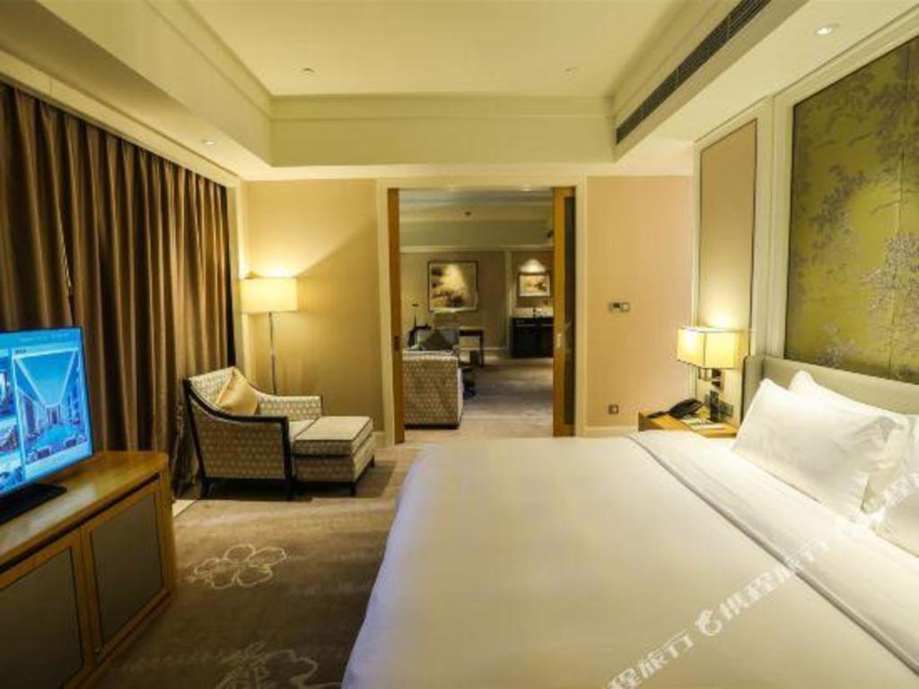 Ming Du Lakeside Hotel Nanning Exteriör bild